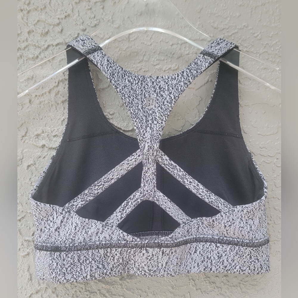 Lululemon Circuit Breaker power luxtreme spray jackard white black bra size 4 - Picture 3 of 7
